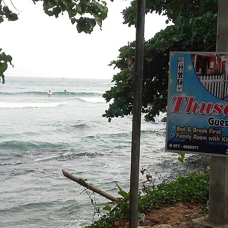 Thusara Guesthouse Mirissa Bagian luar foto