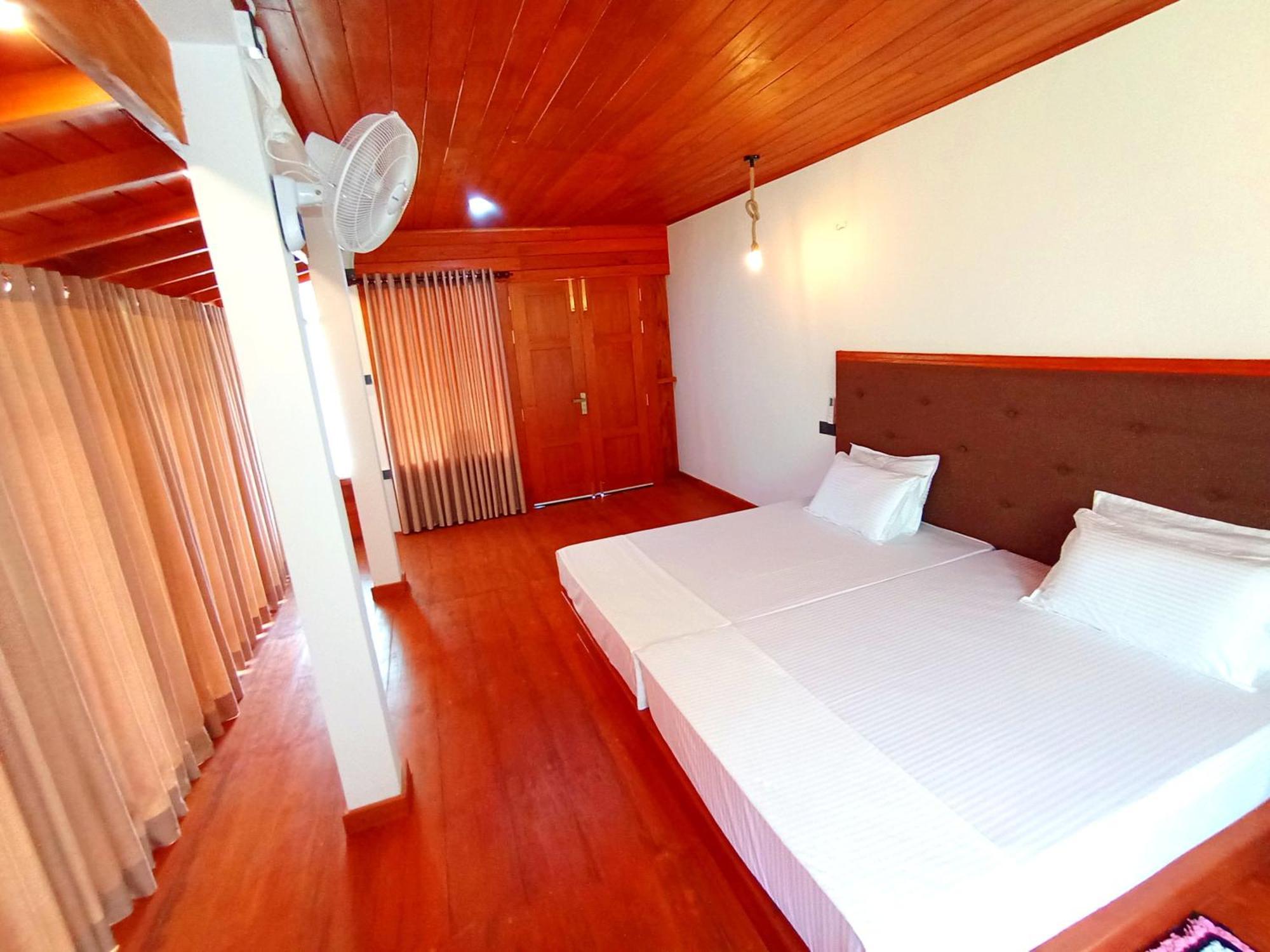 Thusara Guesthouse Mirissa Bagian luar foto