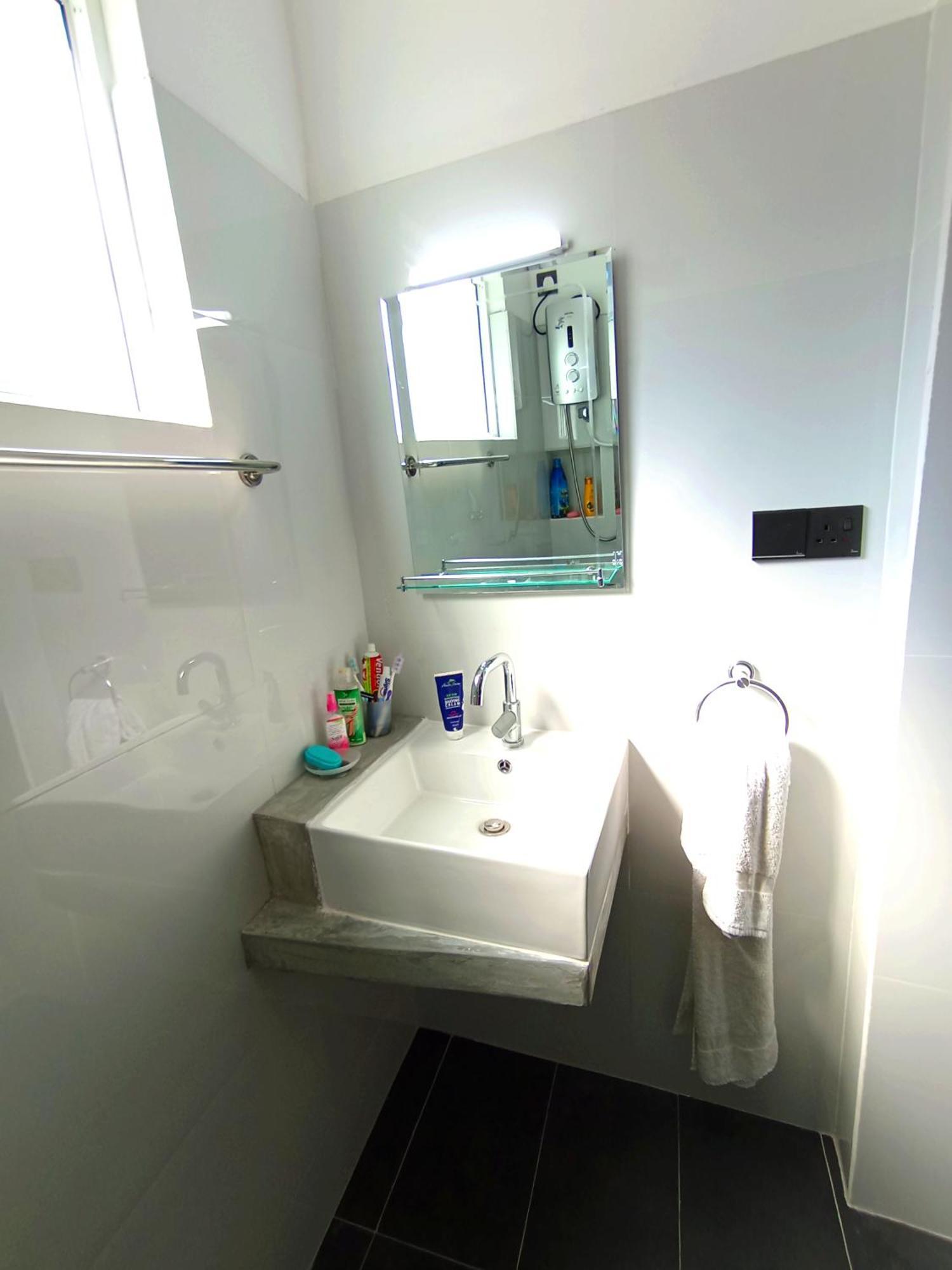 Thusara Guesthouse Mirissa Bagian luar foto