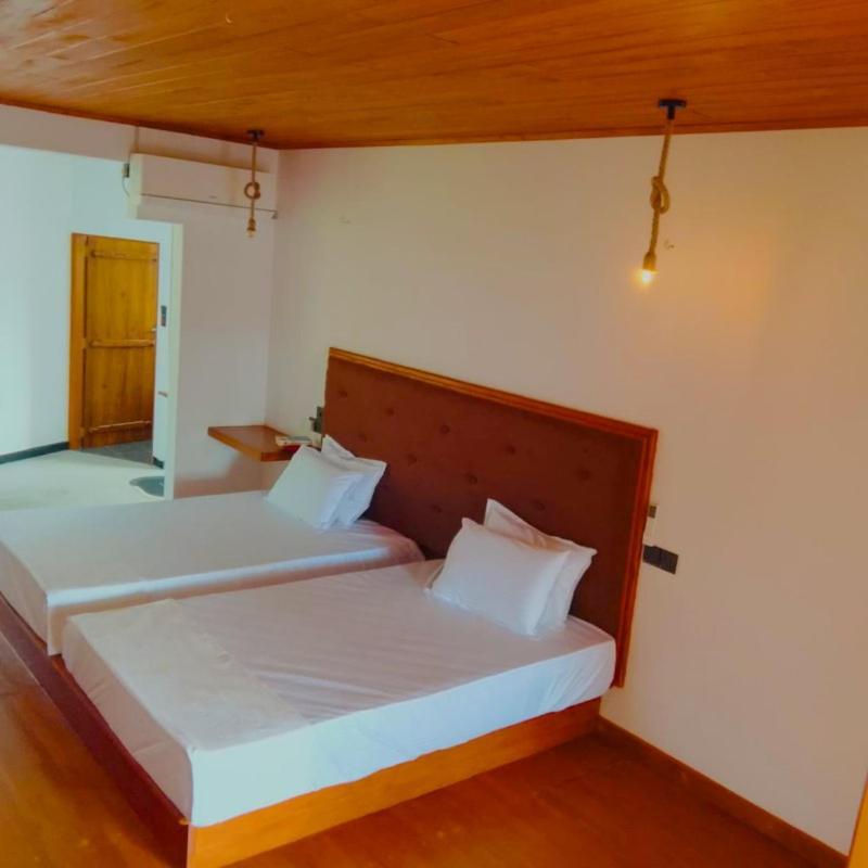 Thusara Guesthouse Mirissa Bagian luar foto