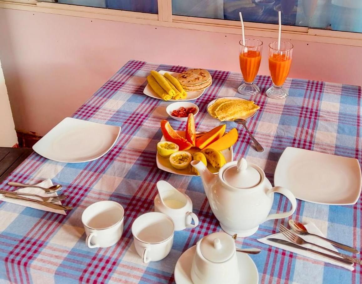 Thusara Guesthouse Mirissa Bagian luar foto