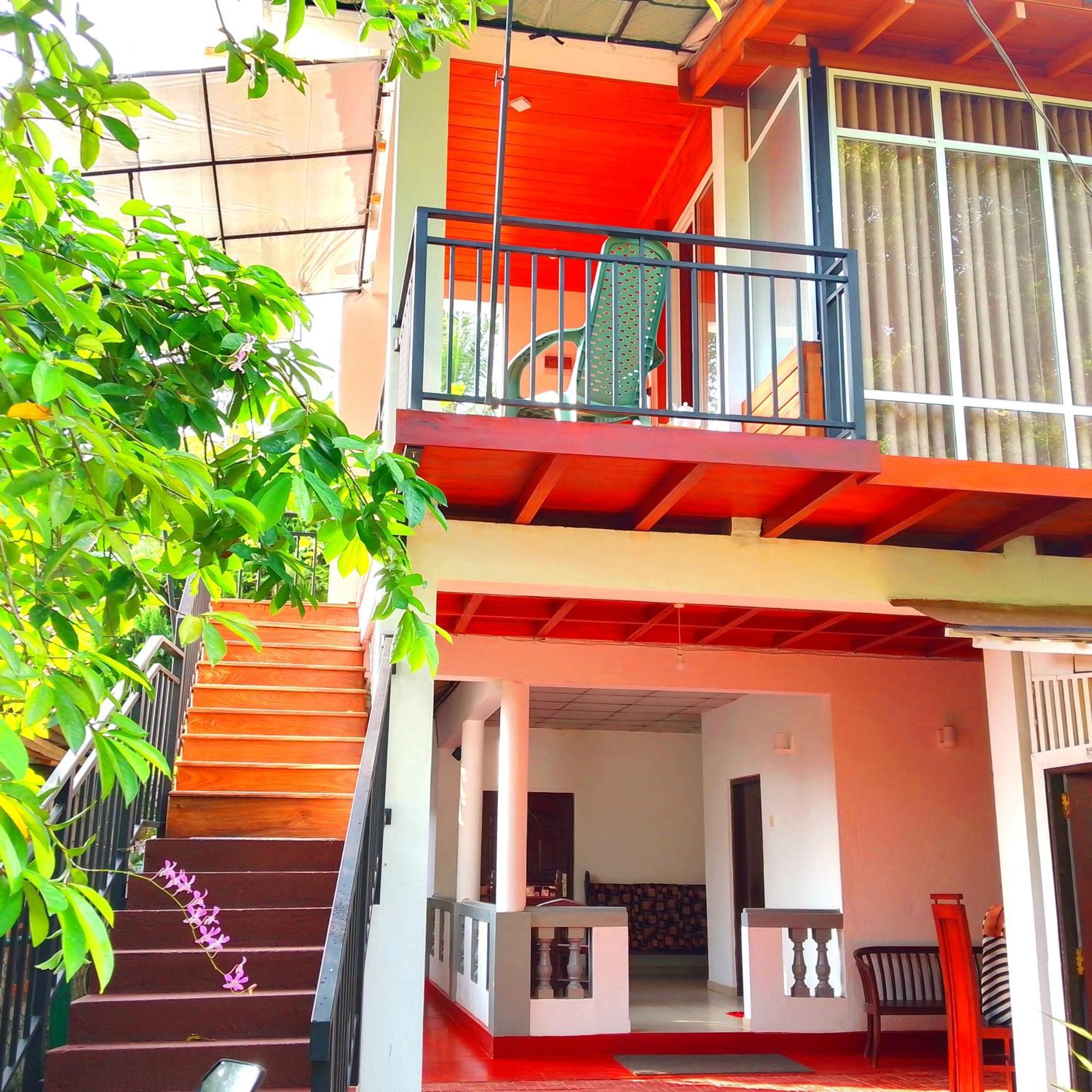Thusara Guesthouse Mirissa Bagian luar foto