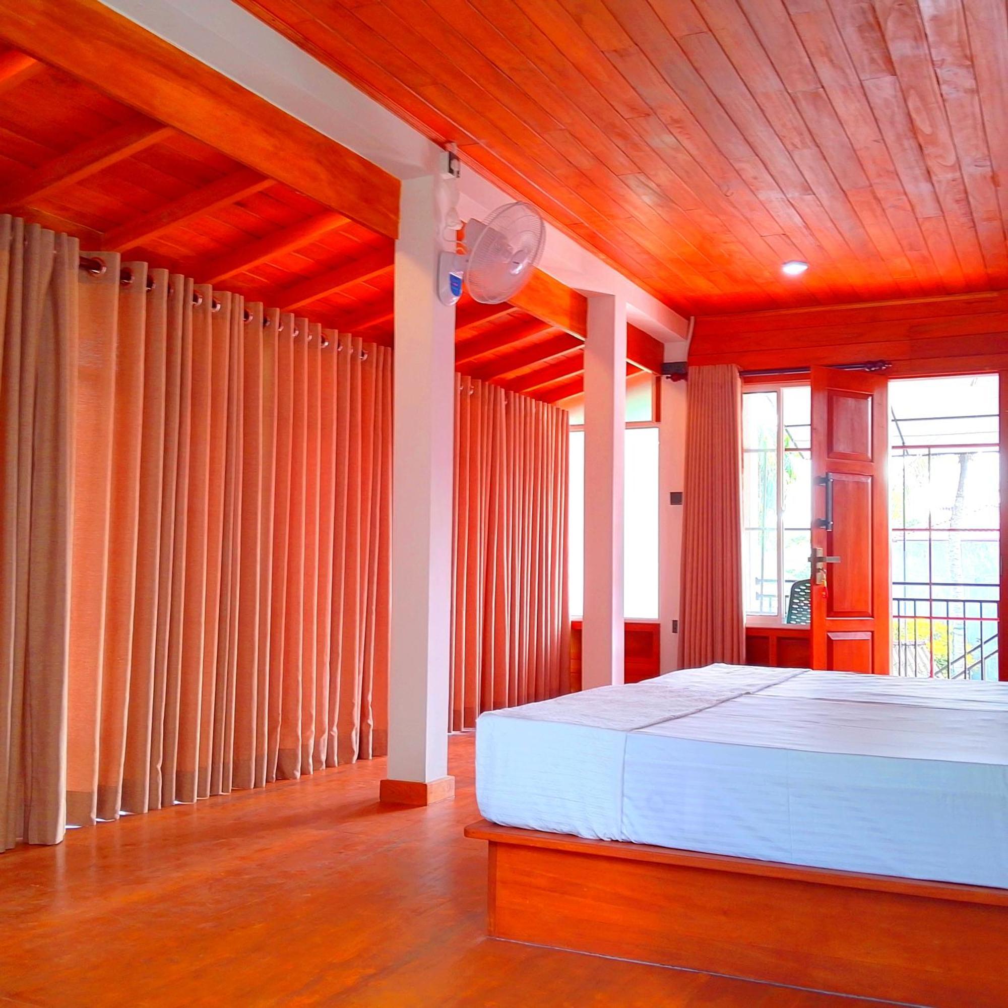 Thusara Guesthouse Mirissa Bagian luar foto