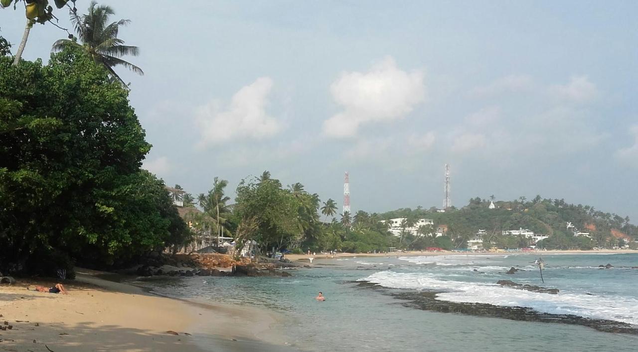 Thusara Guesthouse Mirissa Bagian luar foto